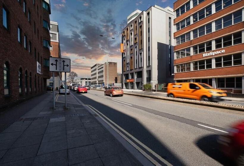 Easyhotel Cardiff