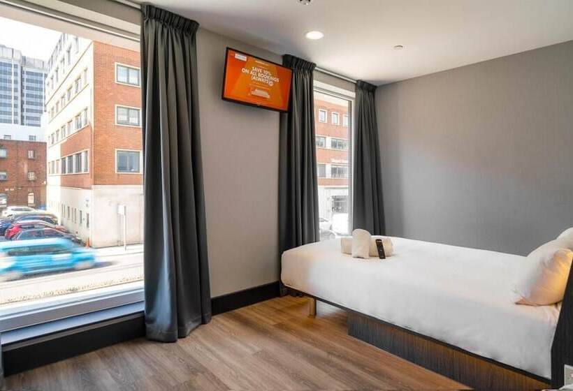 Easyhotel Cardiff