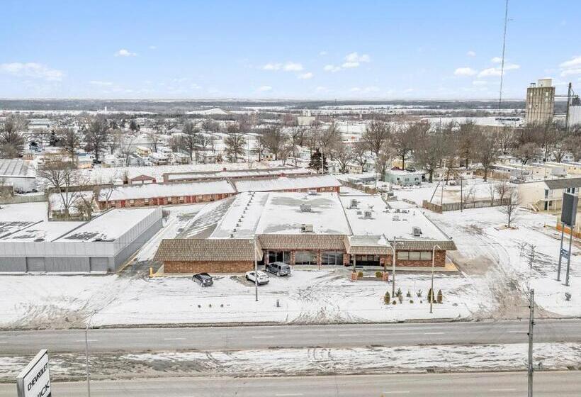 Eleven Boutique Hotel Llc