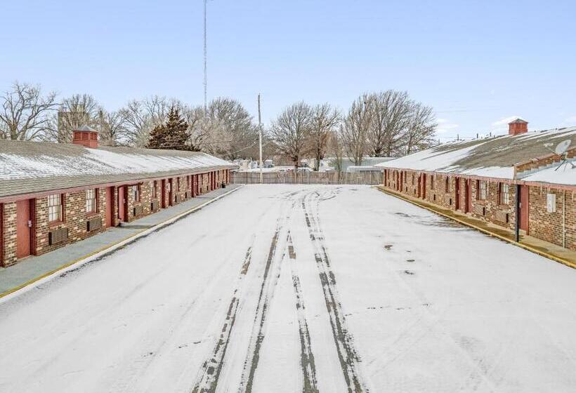 Eleven Boutique Hotel Llc