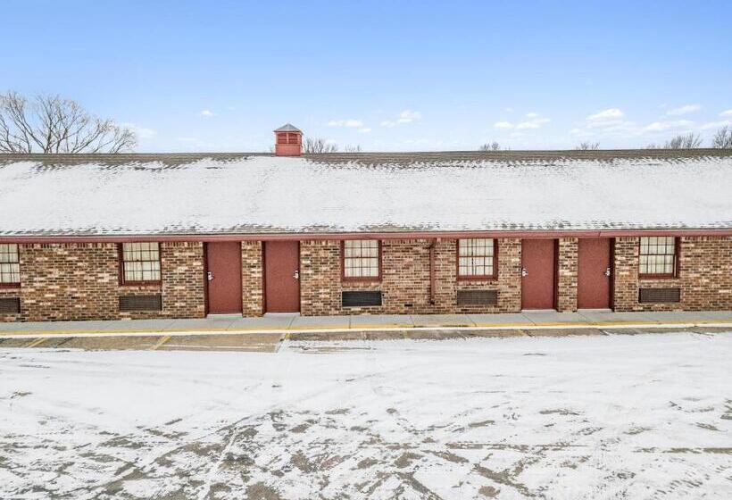 Eleven Boutique Hotel Llc