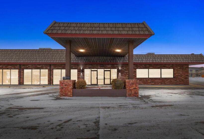 Eleven Boutique Hotel Llc