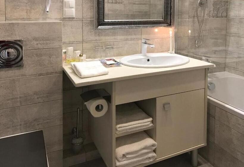 هتل Apartment Eney