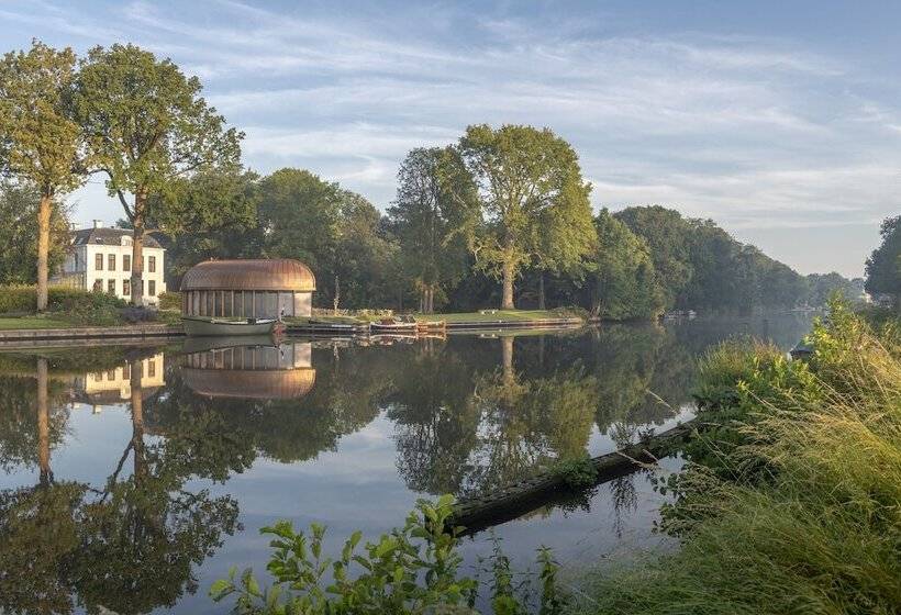 فندق Flora Batava