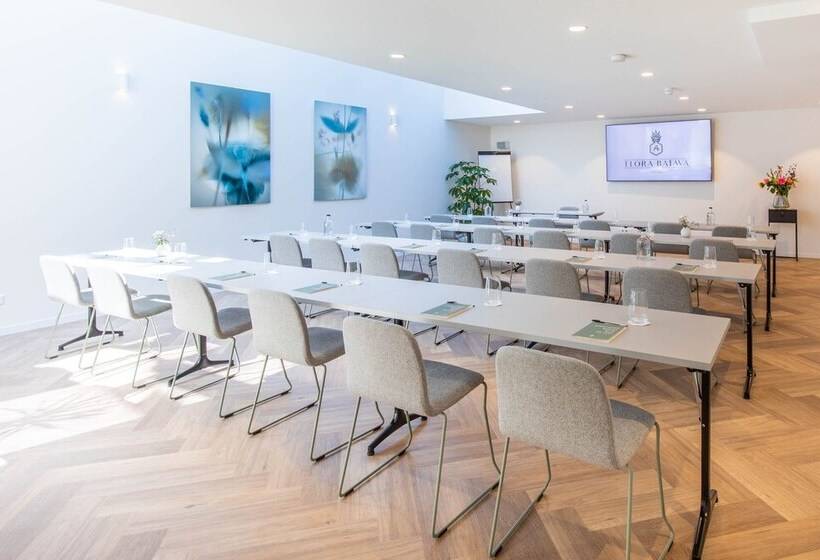 فندق Flora Batava