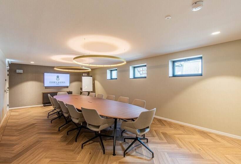 فندق Flora Batava