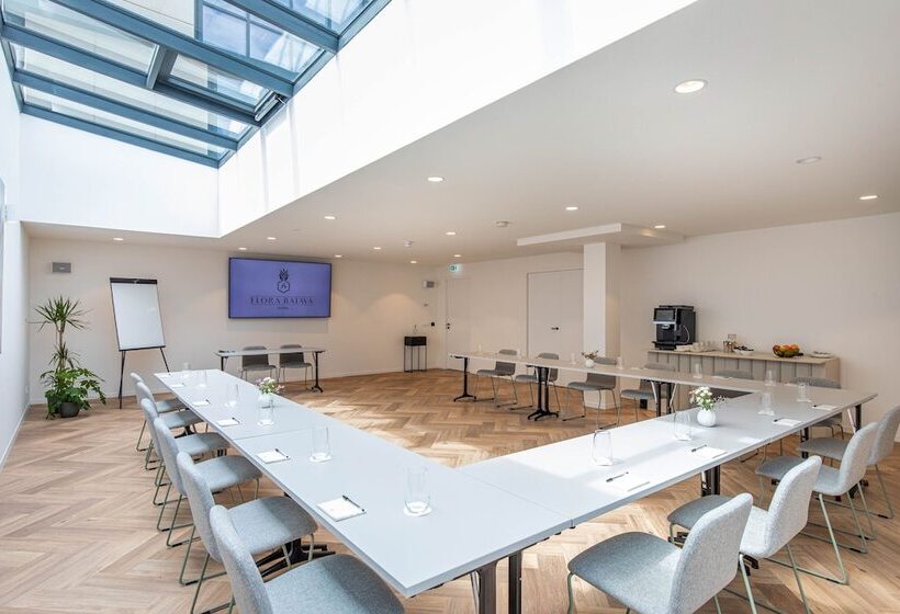 فندق Flora Batava