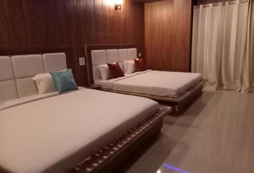 בית מלון כפרי Himalaya View