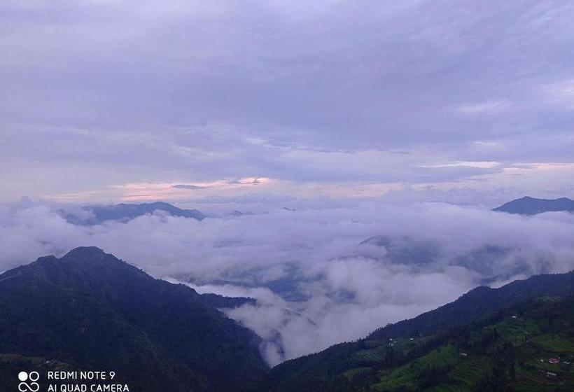 בית מלון כפרי Himalaya View