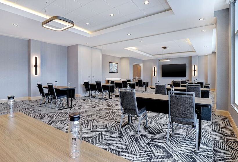 Отель Hyatt Place Ottawa West