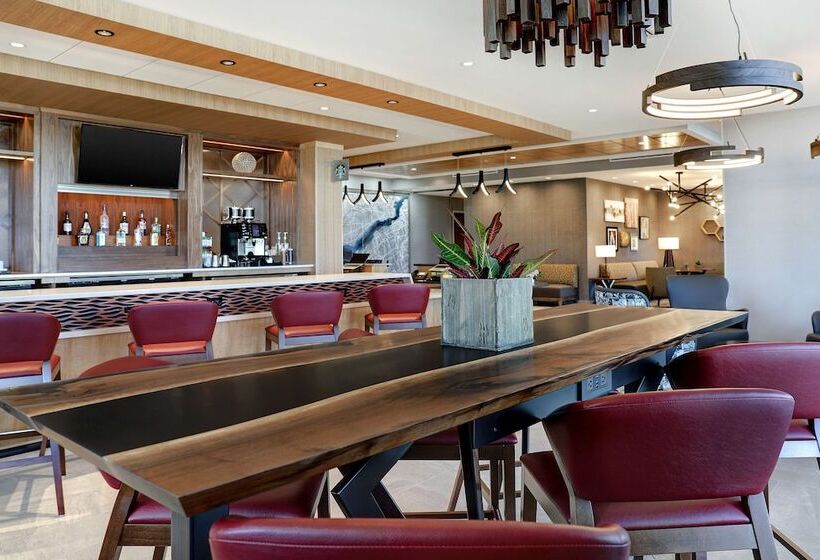 Отель Hyatt Place Ottawa West