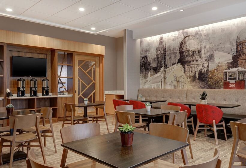 Отель Hyatt Place Ottawa West