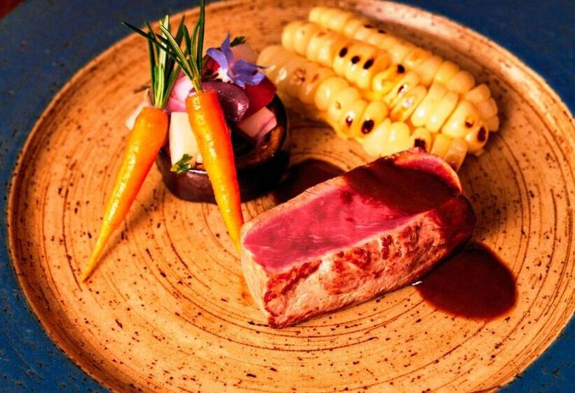 هتل Las Qolqas Ecoresort Ollantaytambo