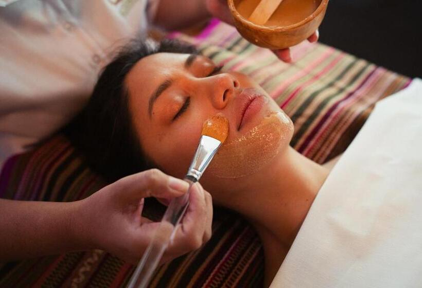 هتل Las Qolqas Ecoresort Ollantaytambo