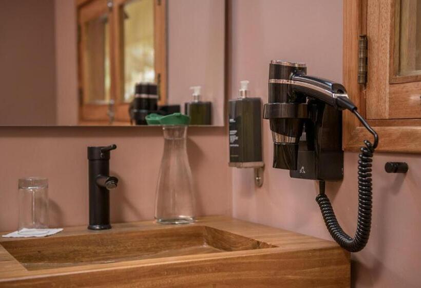 هتل Las Qolqas Ecoresort Ollantaytambo