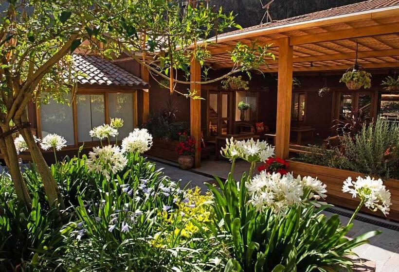 هتل Las Qolqas Ecoresort Ollantaytambo