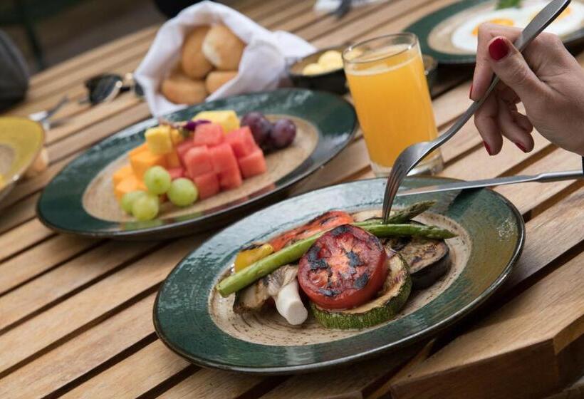 هتل Las Qolqas Ecoresort Ollantaytambo