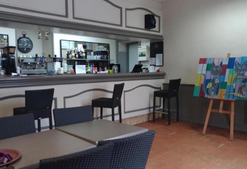 Отель Le Lion D Or