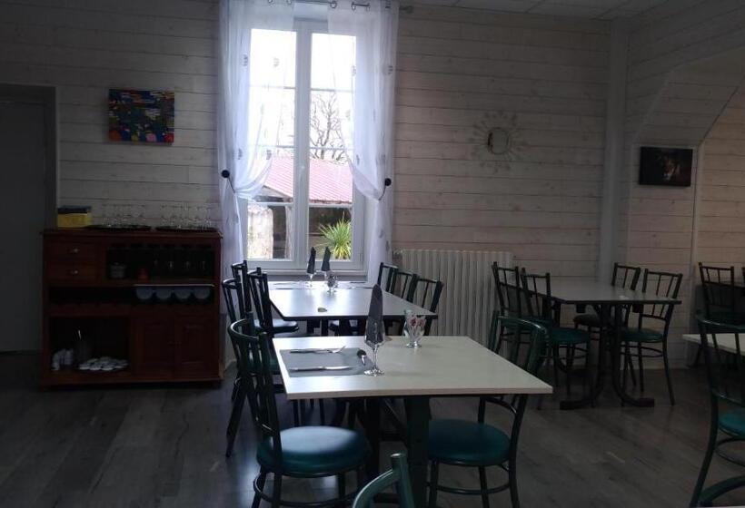 Отель Le Lion D Or