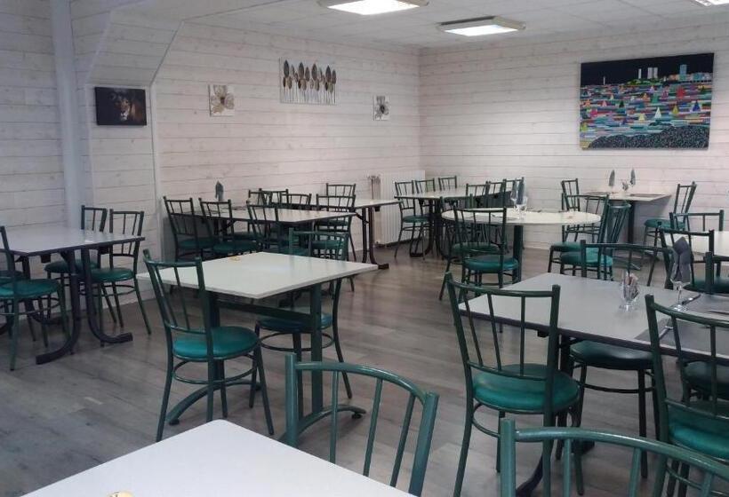 Отель Le Lion D Or