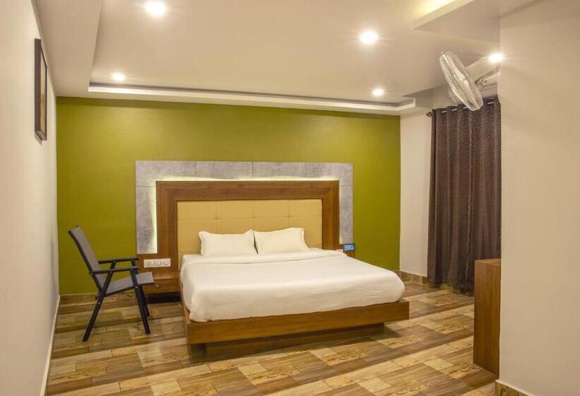 فندق Oaks Residency