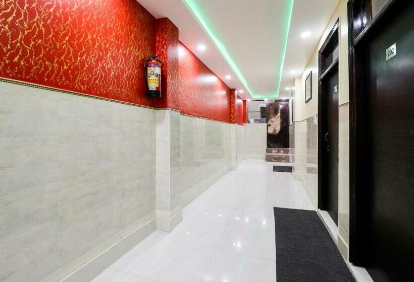 בית מלון כפרי Oyo 76384 Tarun Palace