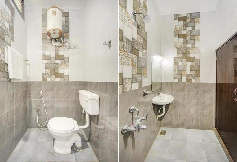 בית מלון כפרי Oyo 77065 Jeyam Residency