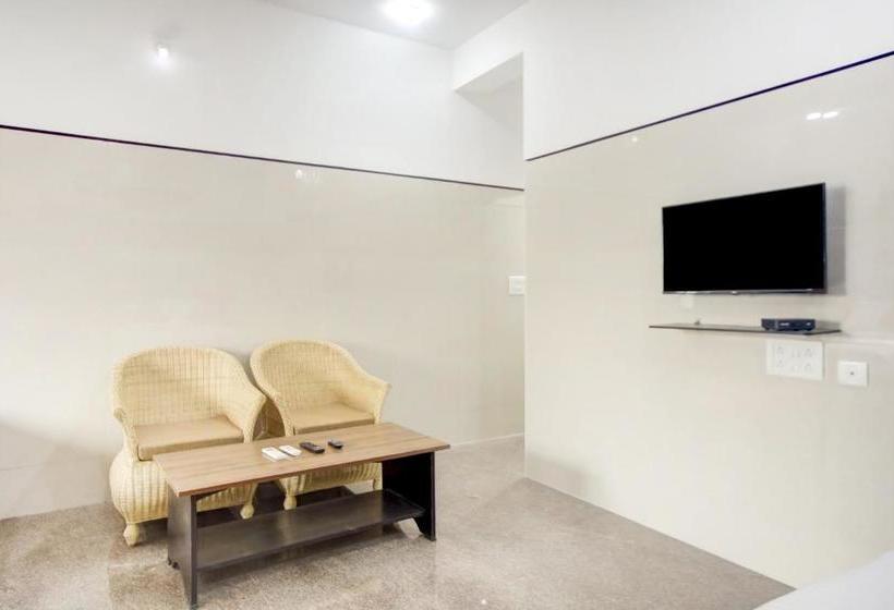 호텔 Oyo 77065 Jeyam Residency
