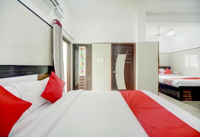 בית מלון כפרי Oyo 77065 Jeyam Residency