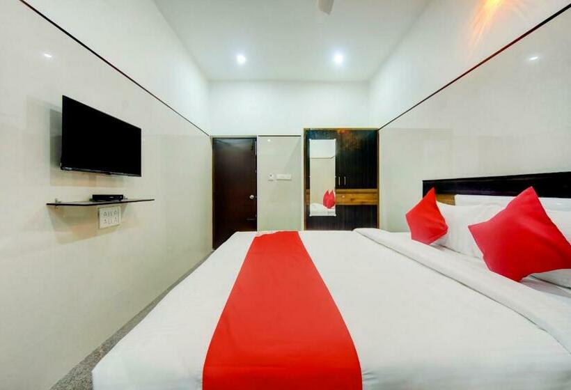 호텔 Oyo 77065 Jeyam Residency