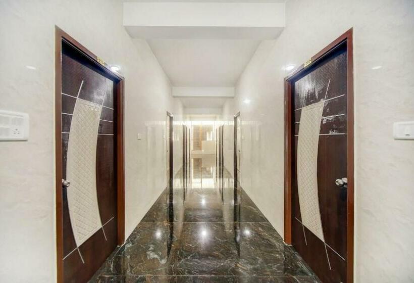 호텔 Oyo 77065 Jeyam Residency