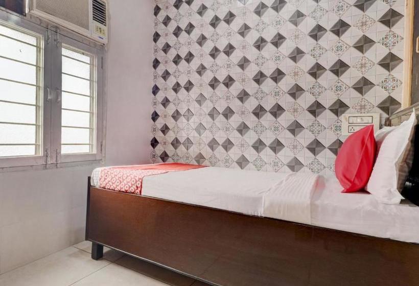 Отель Oyo 77454 Prince Palace