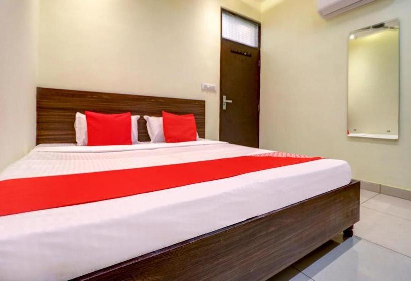 호텔 Oyo 77562  Kabir