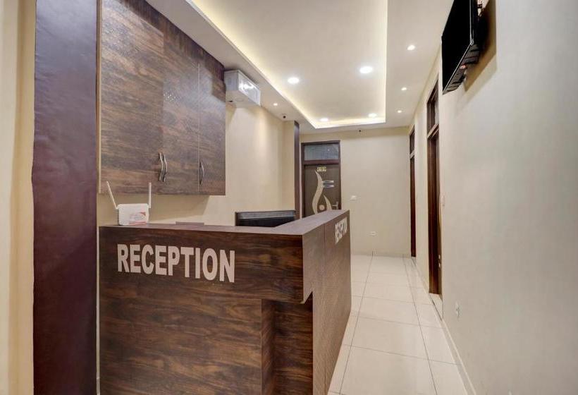 호텔 Oyo 77562  Kabir