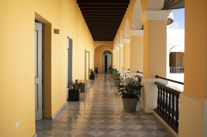 هتل Palacio Provincial San Juan, Curio Collection By Hilton