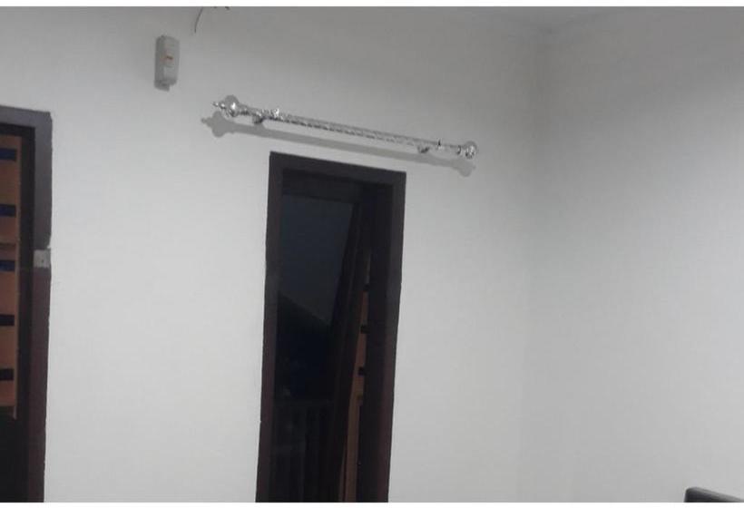 בית מלון כפרי Paving Residence Manado Redpartner