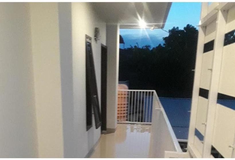 בית מלון כפרי Paving Residence Manado Redpartner