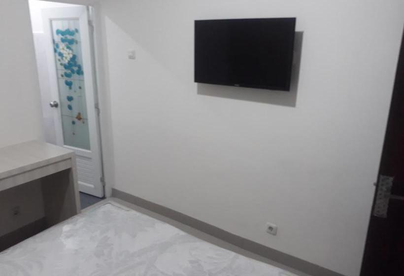 בית מלון כפרי Paving Residence Manado Redpartner