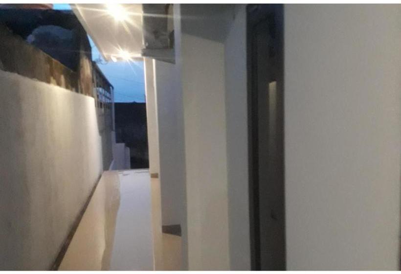 בית מלון כפרי Paving Residence Manado Redpartner