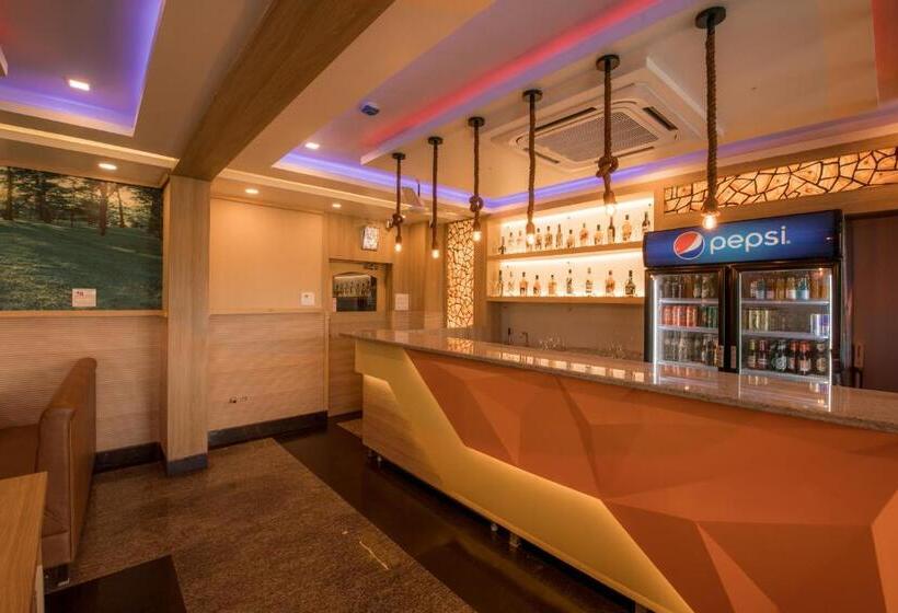 ホテル Raj Resort