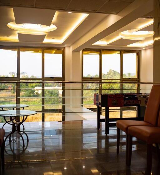 בית מלון כפרי Raj Resort