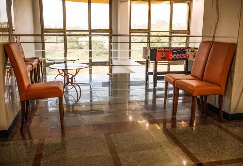 בית מלון כפרי Raj Resort