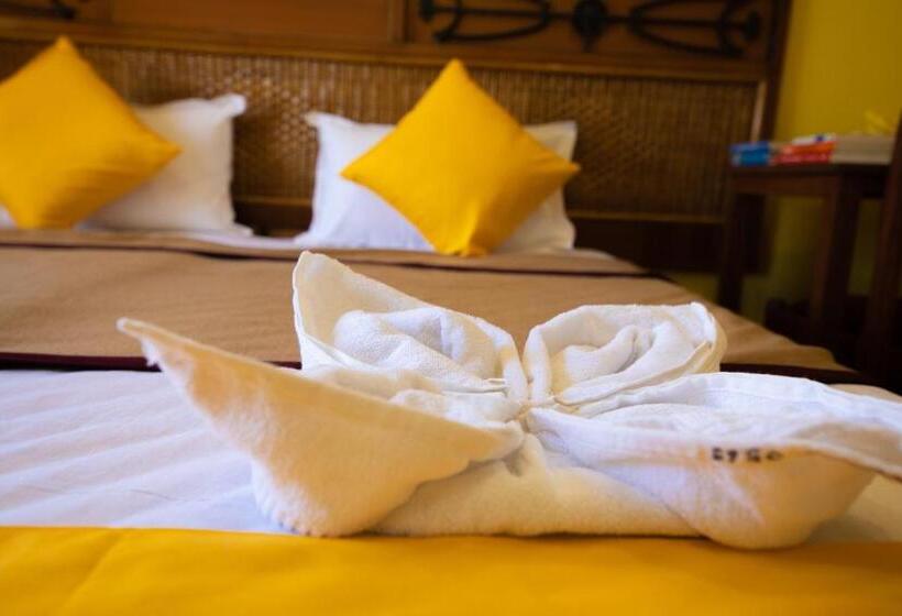 בית מלון כפרי Raj Resort