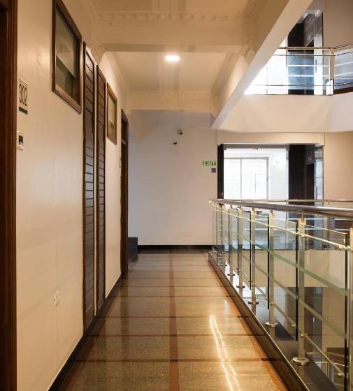 בית מלון כפרי Raj Resort