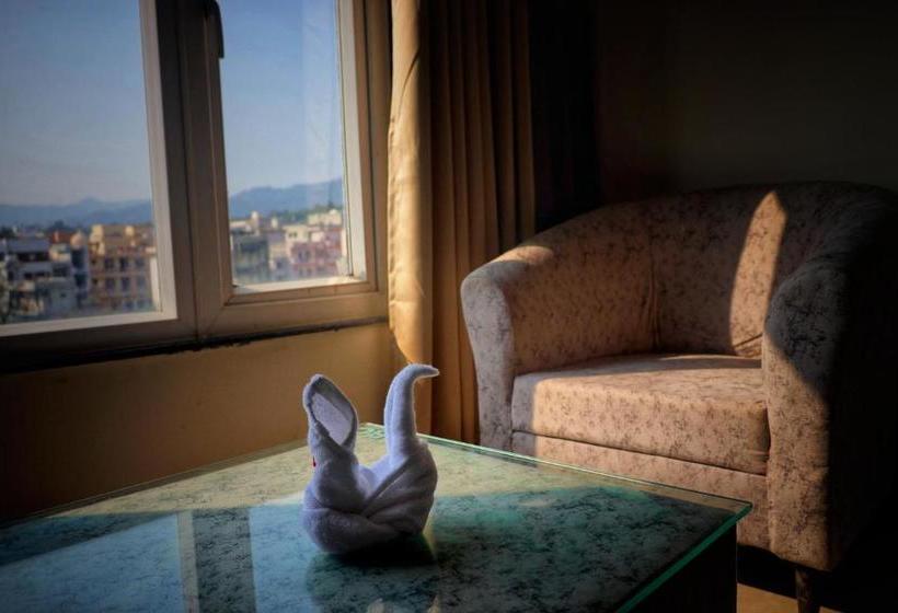 בית מלון כפרי Red Coral