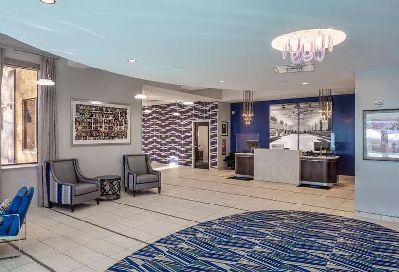 Отель Scholar State College, Tapestry Collection By Hilton