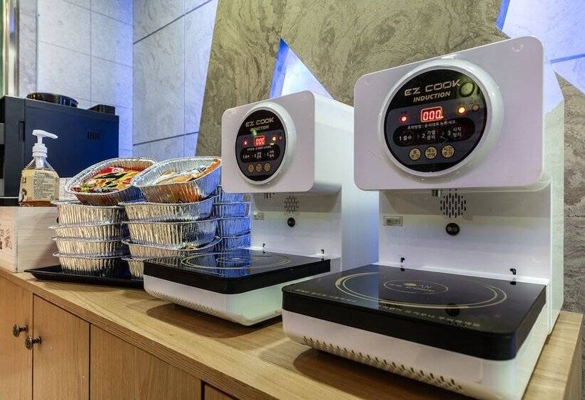 Отель Golden Business