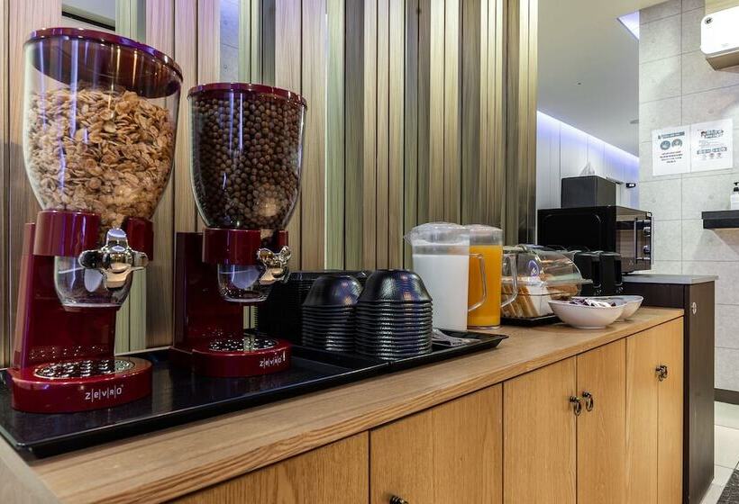 Отель Golden Business