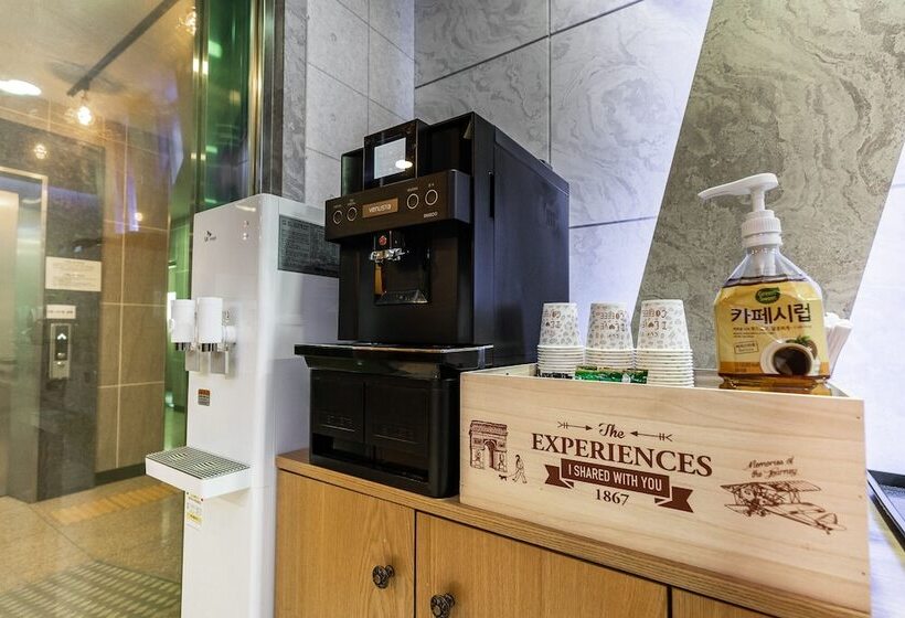 Отель Golden Business