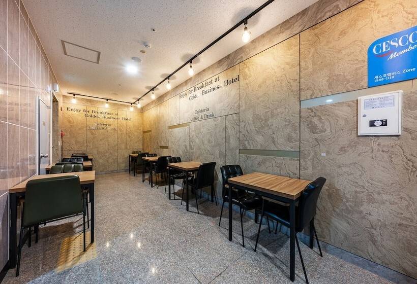 Отель Golden Business